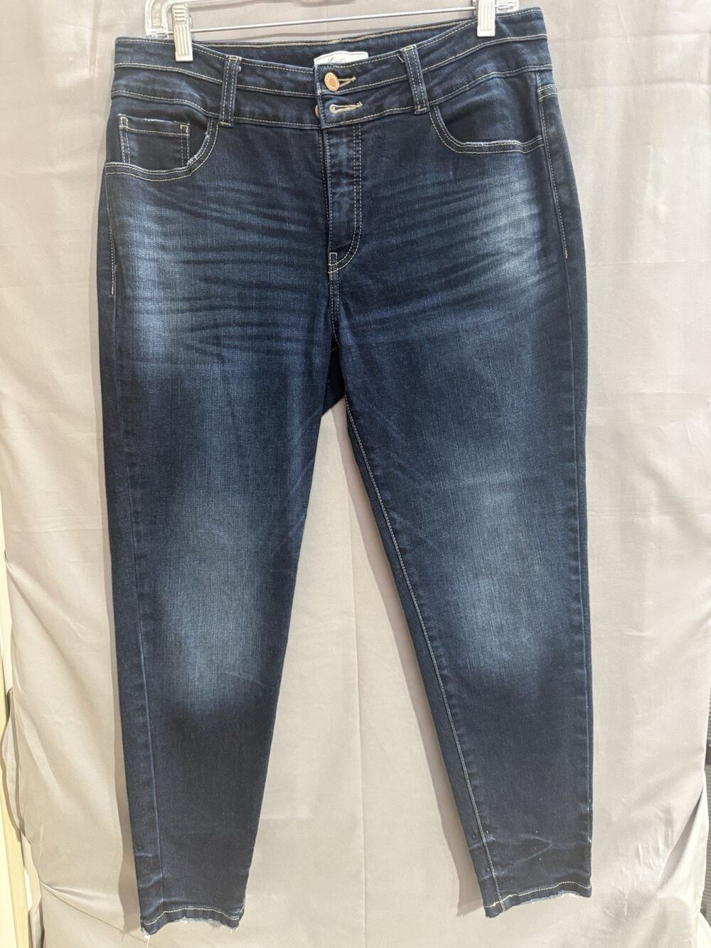 Kancan Kurvy Mid-Rise Ankle Skinny Jeans. Size 30 TG2268